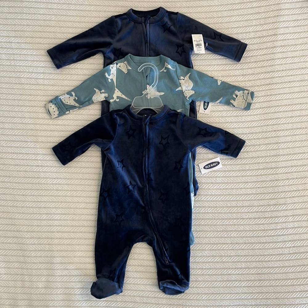 Old Navy Baby footed day/night sleepwear, Fall/Winter. Lot of 3. All 3 size 0-3